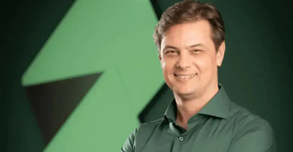 Conta Simples contrata CTO