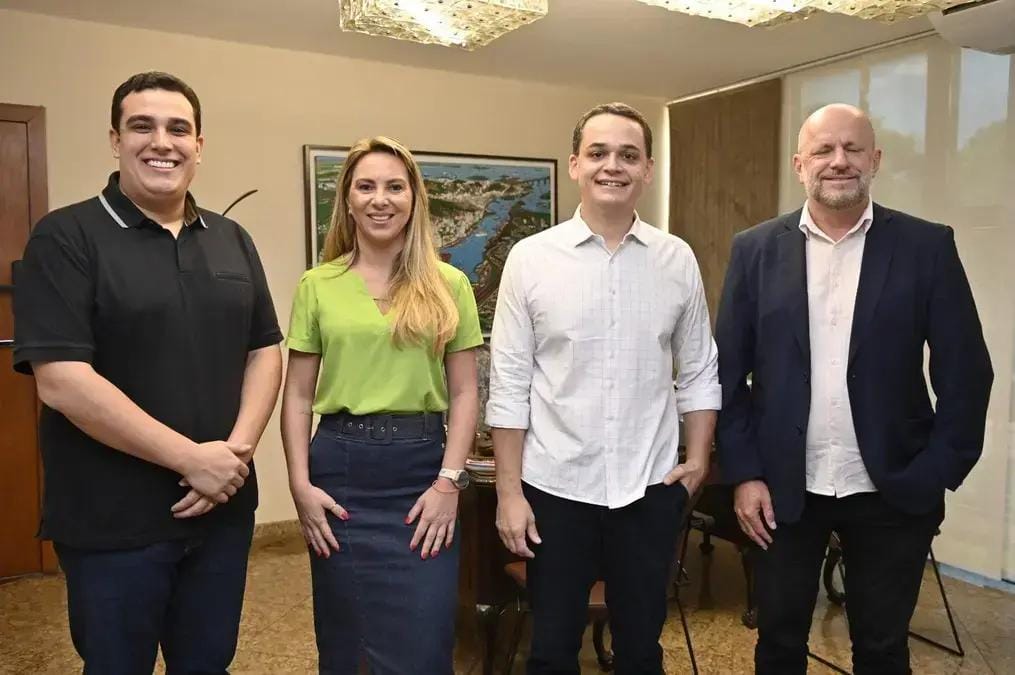 Cris Samorini Secretaria Vitória