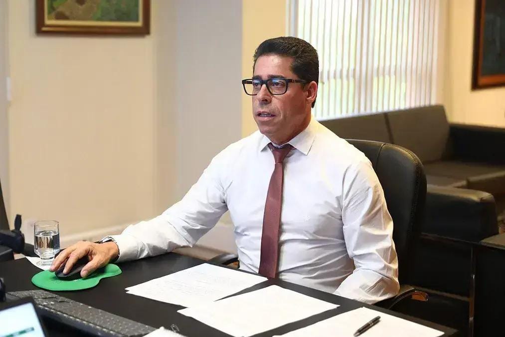 Mesa Diretora Ales