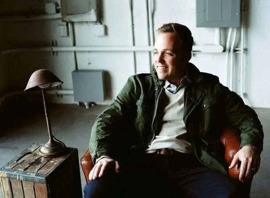 Negócio paralelo com emprego fixo