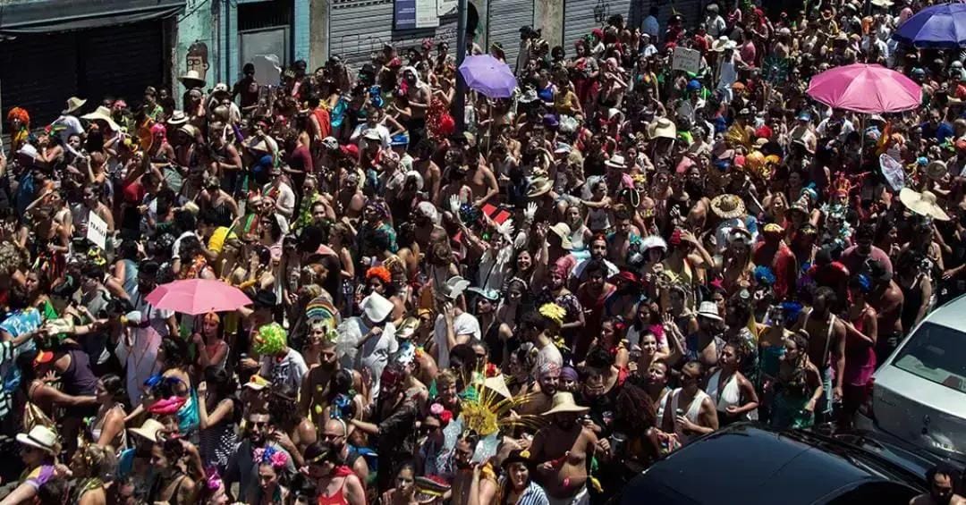 Se proteger de multidões