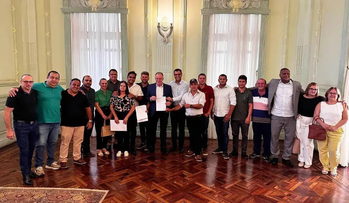 Limpeza de córregos Mimoso do Sul