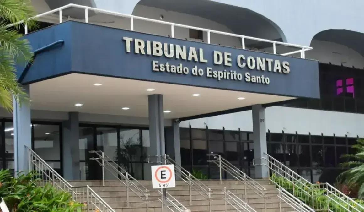 Obras irregulares em Muqui