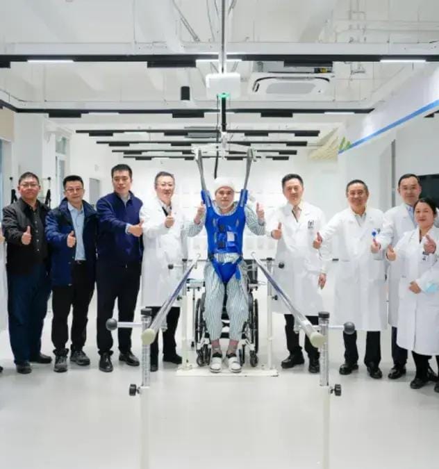 Pacientes paralisados voltam a andar