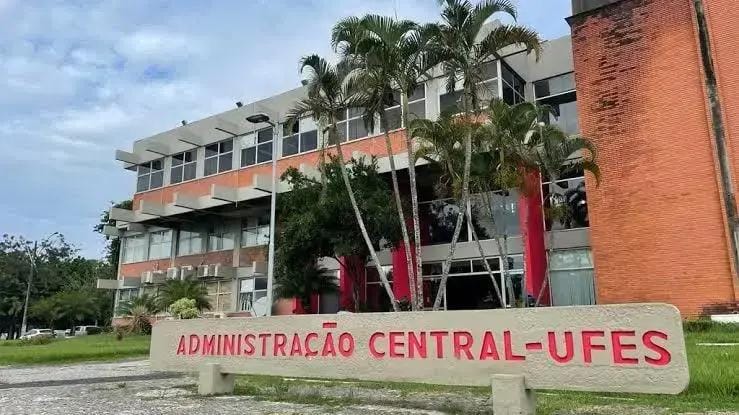 Ufes cassa títulos ditadura