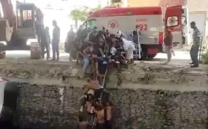 Motorista morre em valão