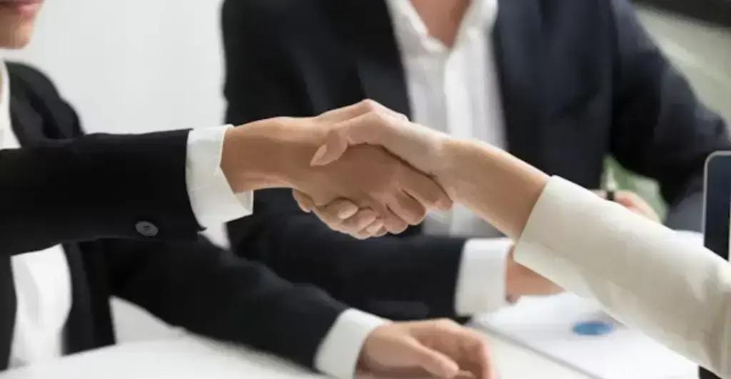 Nuvia capta recursos