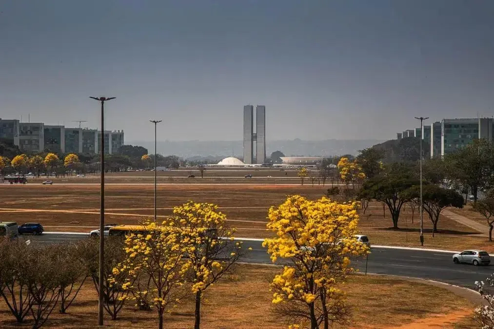 Contenção gastos públicos
