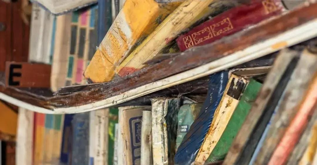 Queimar livros