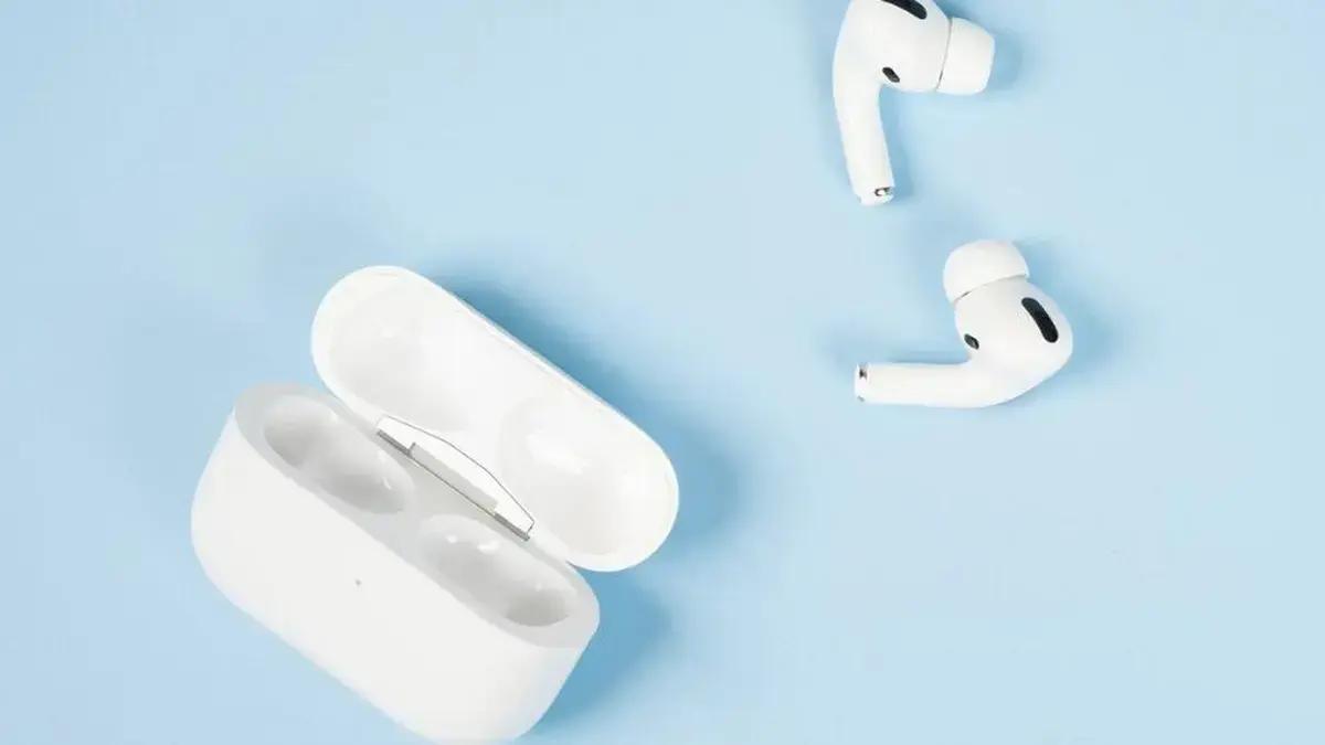 Fones de ouvido e relógios