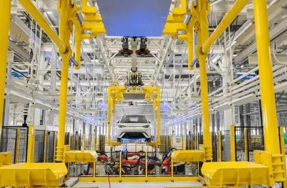 Montagem de carros BYD no Brasil