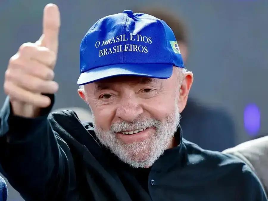 Virada na comunicação de Lula