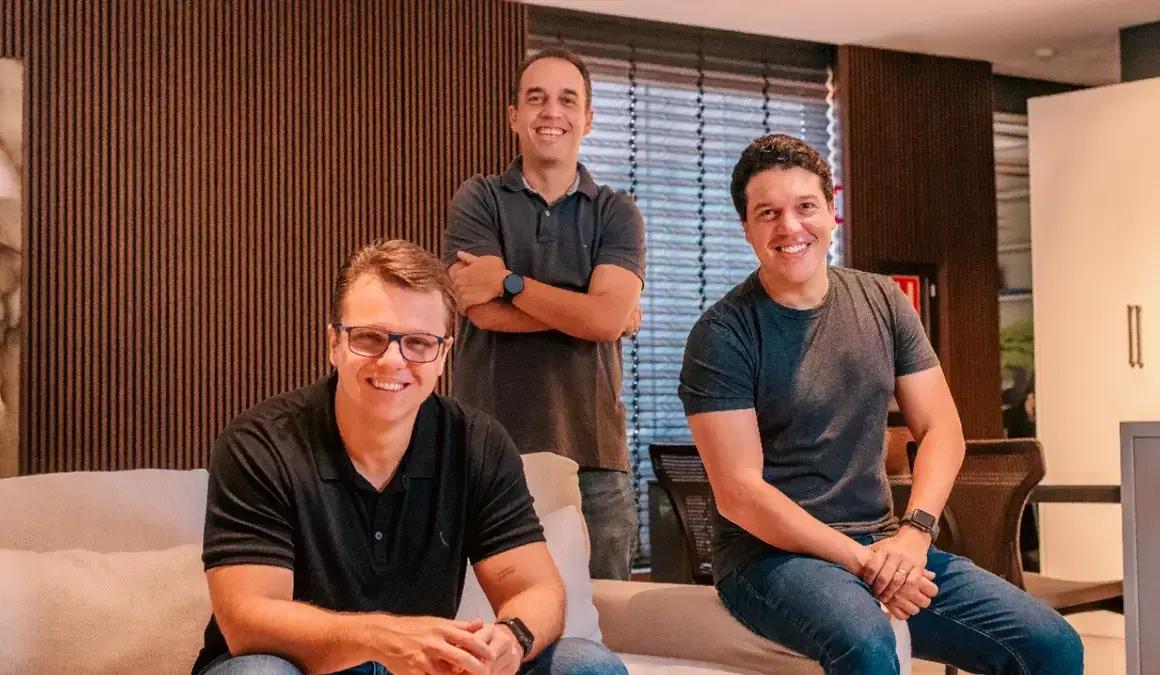 Starian anuncia primeiro M&A