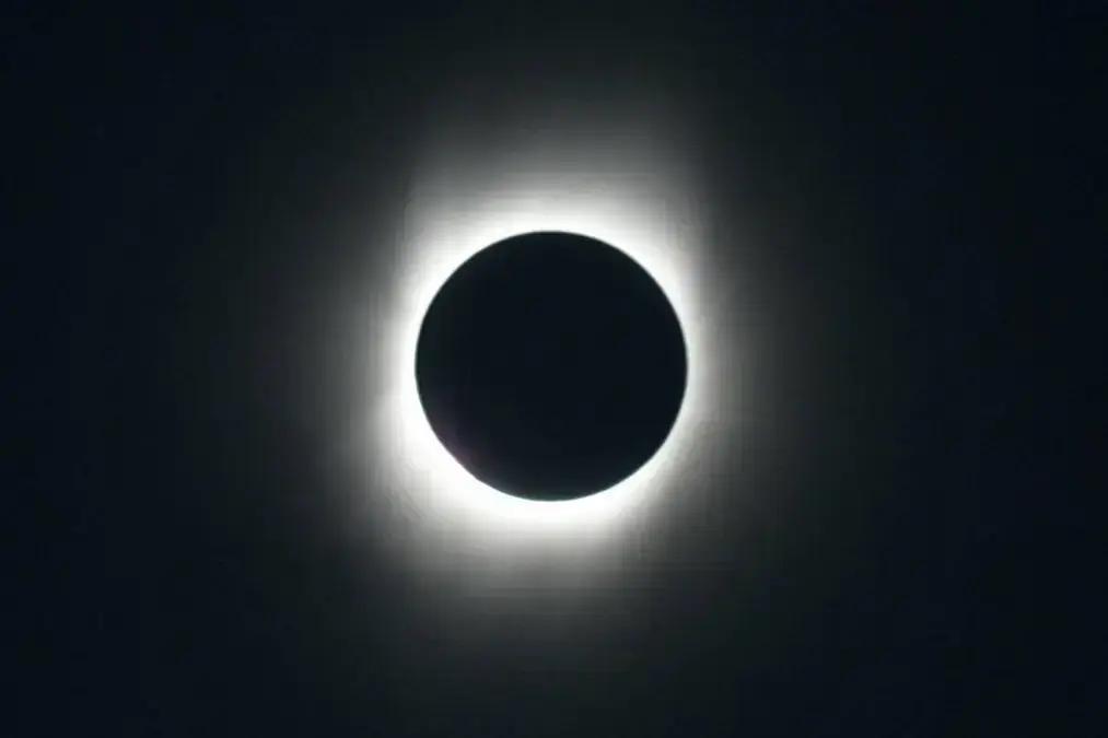 Eclipse solar total