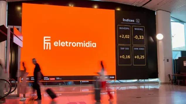 Eletromidia compra Urbana Mídia