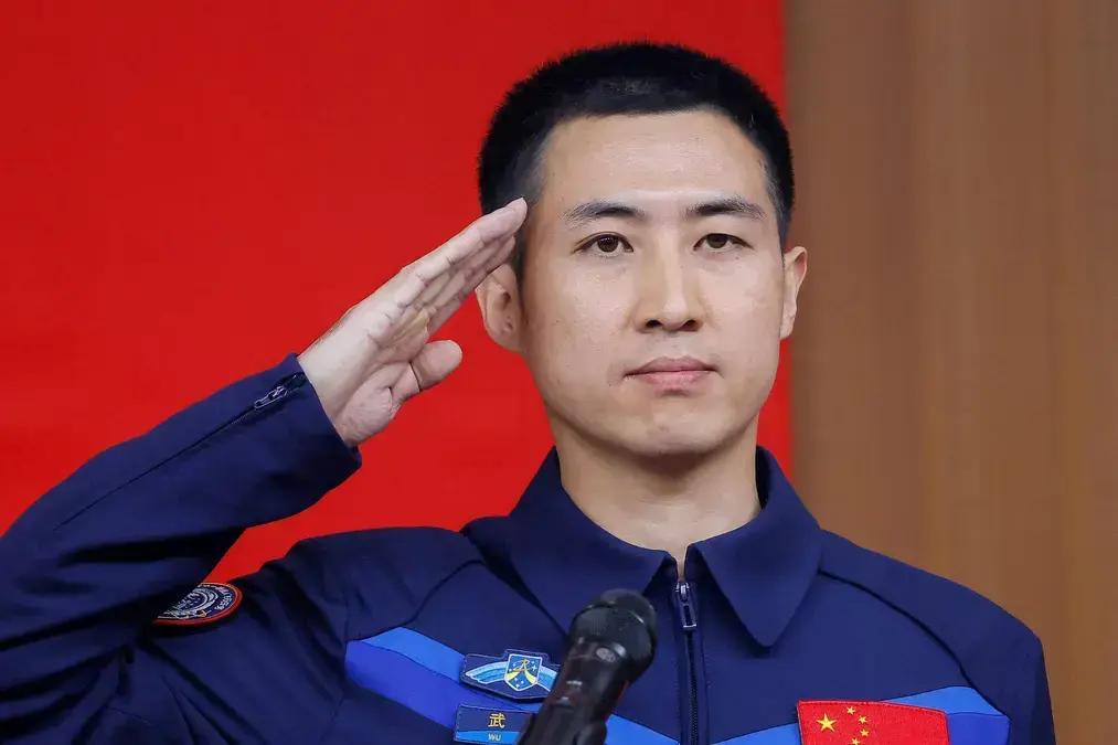 Voo tripulado da China