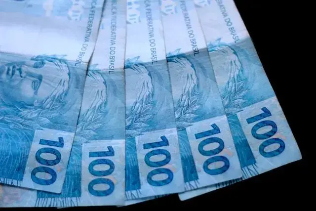 Contenção de gastos de ministérios