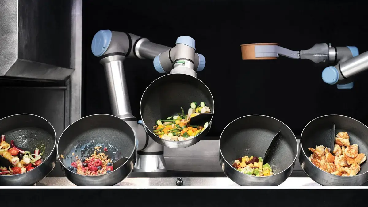 Robô cozinheiro automático